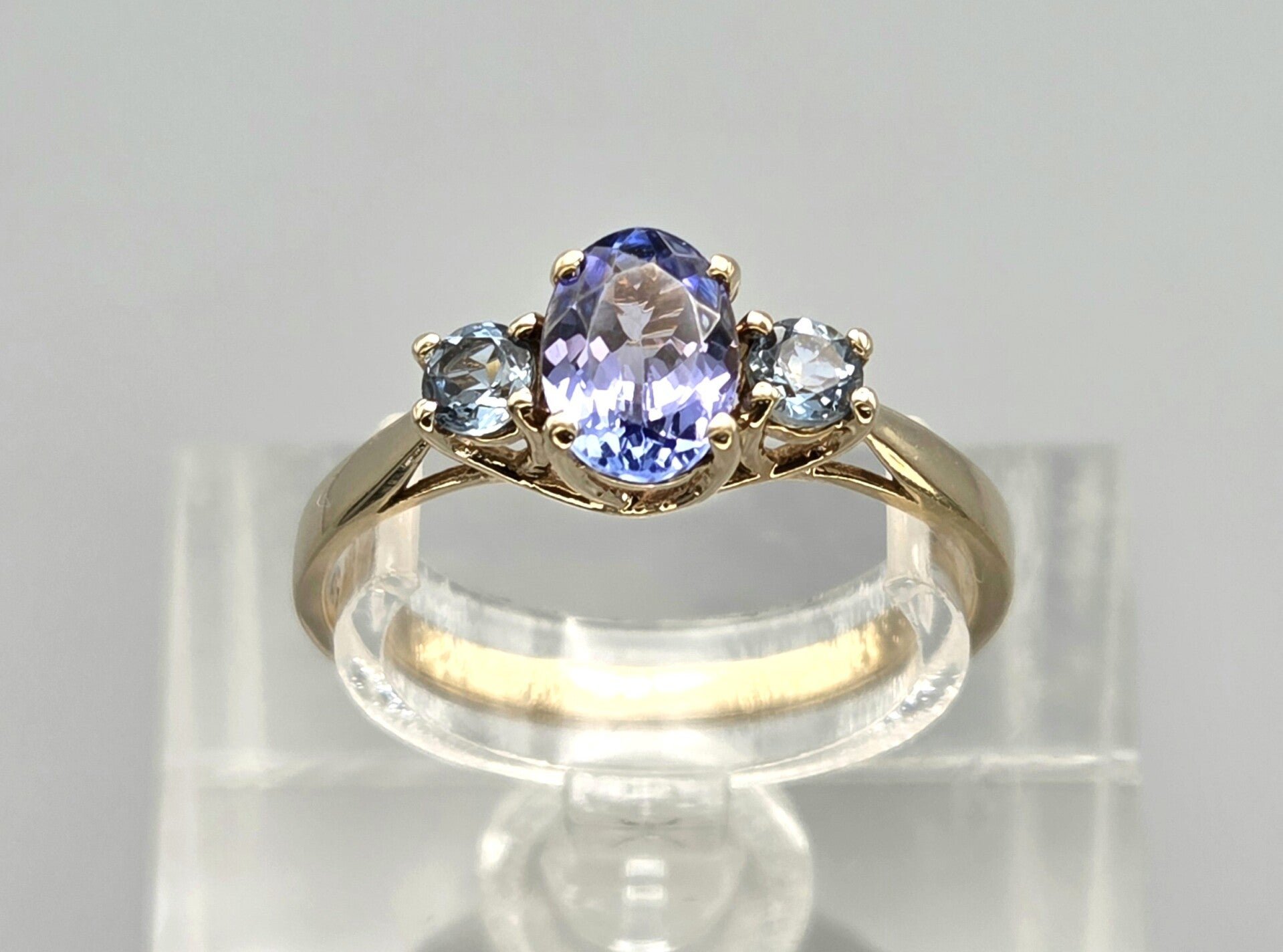 Vintage ring met edelstenen tanzaniet en aquamarijn. 2026/523