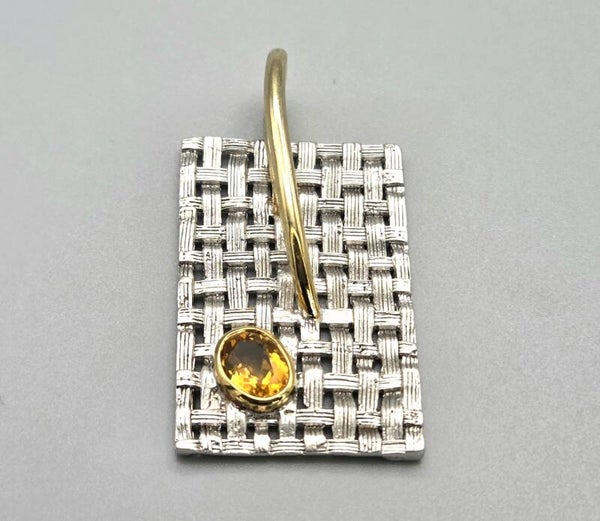 Zilveren modernistische hanger met gele topaas. 2026/554