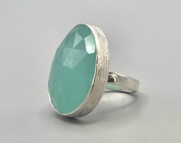 Zilveren ring met edelsteen chalcedoon. 2026/659