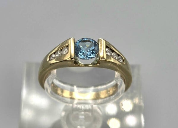Vintage ring met edelsteen topaas en diamant.  2026/601