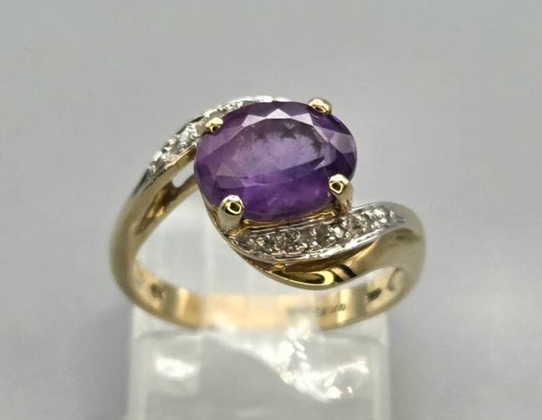 Vintage ring met edelsteen amethist en diamant. 2026/608
