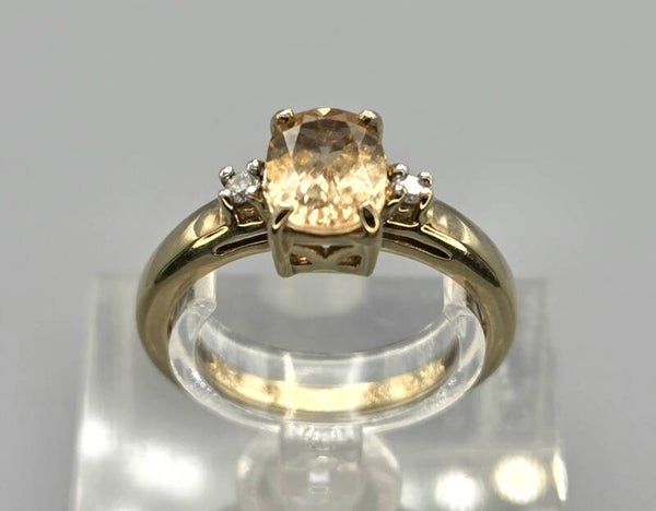 Vintage ring met edelsteen champagne topaas en diamant. 2026/620
