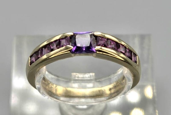Vintage ring met edelstenen amethist en toermalijn. 2026/646