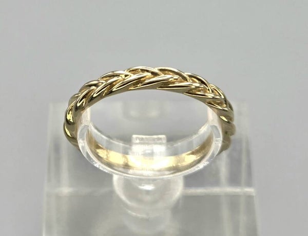 9 Karaat gevlochten ring. 2026/625