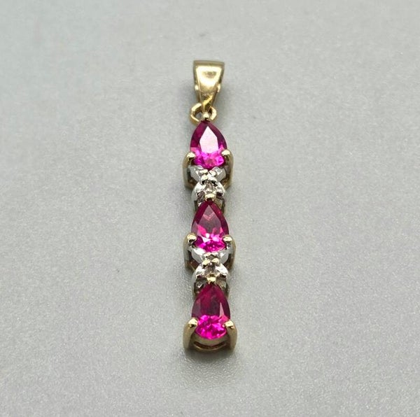 Vintage hanger met robijn en diamanten. 2026/619