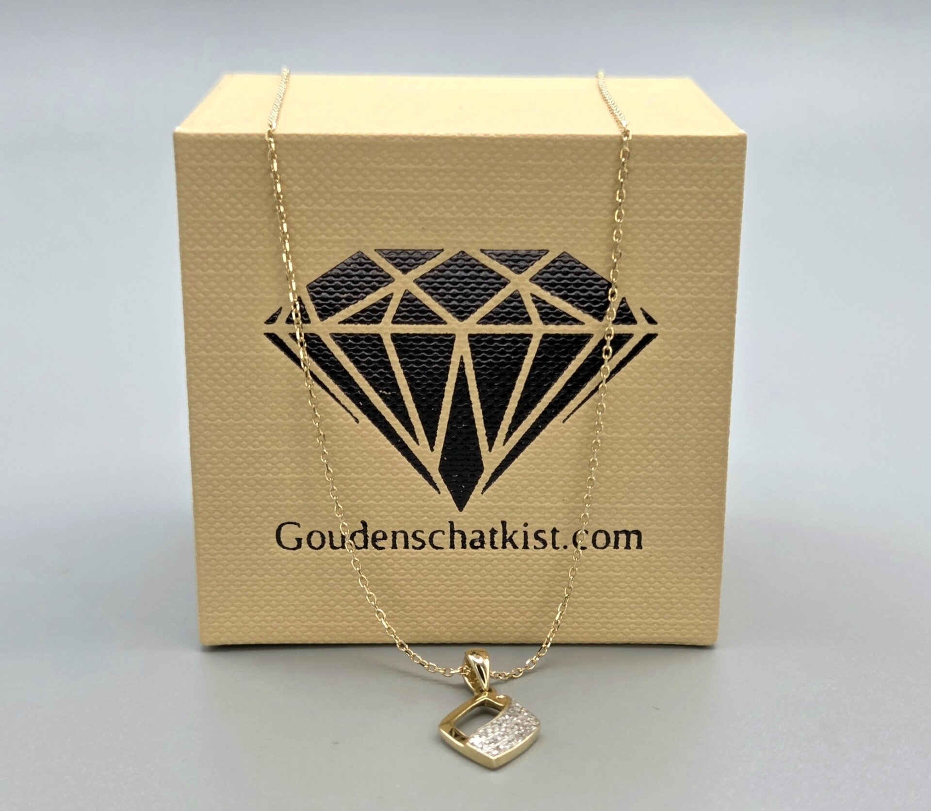 Vintage gouden ketting met bi-color hanger en diamanten. 2026/660