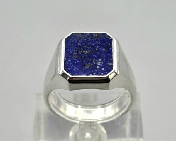 Zilveren herenring met edelsteen lapis lazuli. 2026/641