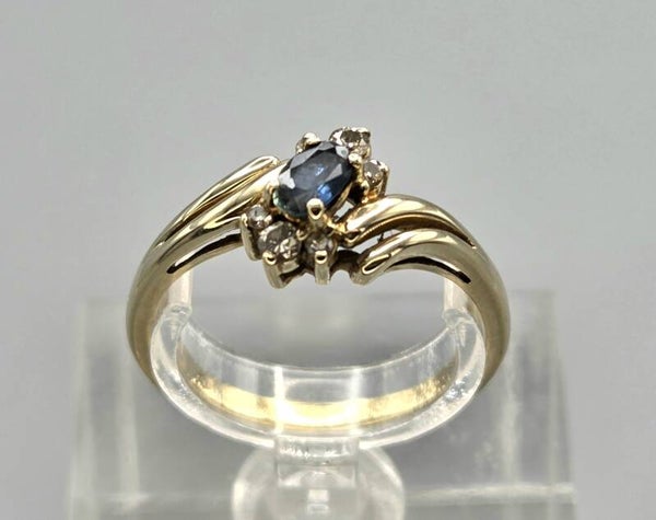 Vintage ring met edelsteen saffier en diamant. 2026/671