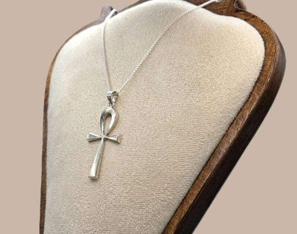 Zilveren ketting met een levenskruis Ankh. 2026/686
