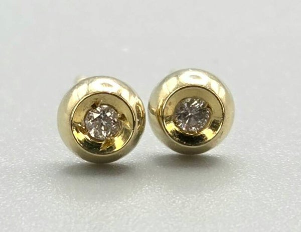 Gouden vintage oorknopjes met 0,04 ct diamant. 2026/710