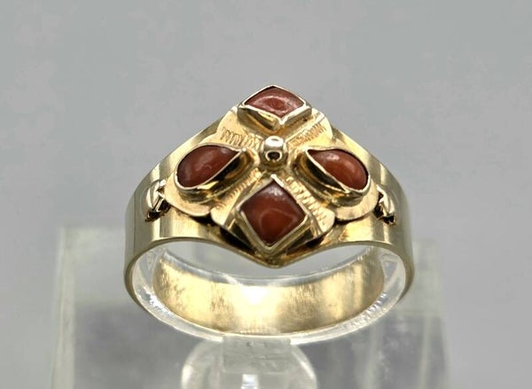 Vintage design ring met bloedkoraal. 2026/721