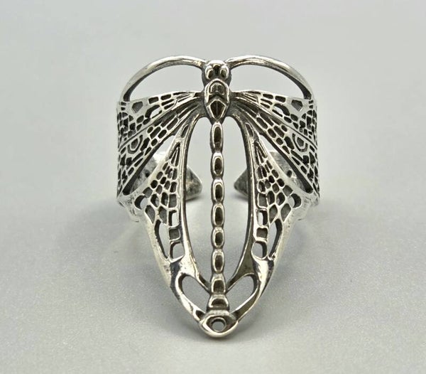 Zilveren ring in de vorm van een libelle. 2026/717