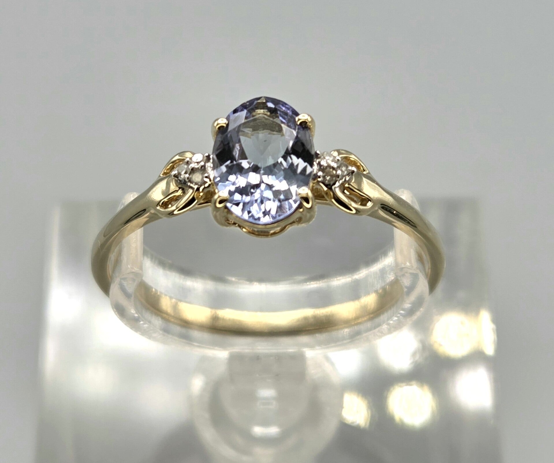 Vintage ring met edelsteen tanzaniet en diamanten. 2026/748. Mt: 18.25