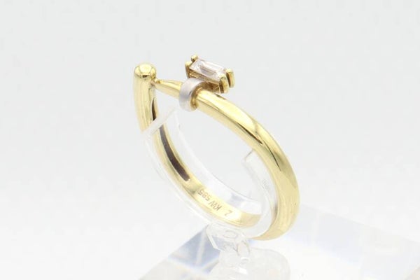 Gouden vintage design ring met moissanite diamond. Maat:17.8. 2021/08.