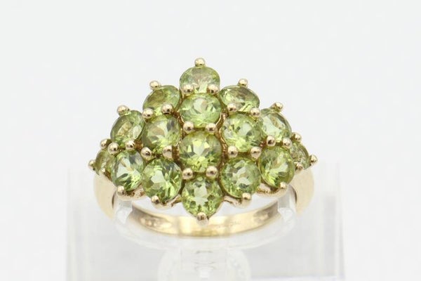 9 Karaat. Vintage ring met peridot. Maat: 18.25. Nr: 2021/59