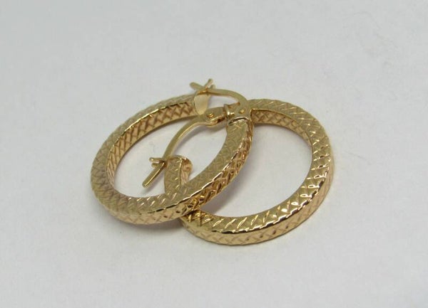 Oorbellen creolen gediamanteerd. Nr:19/A2.