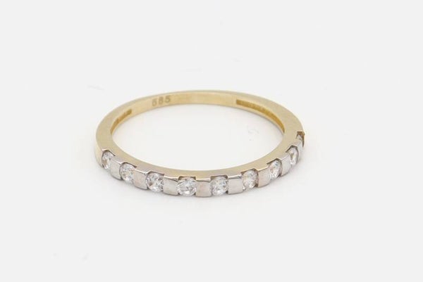 Gouden vintage ring met moissanite diamonds. Maat: 17.25. 2020/38.