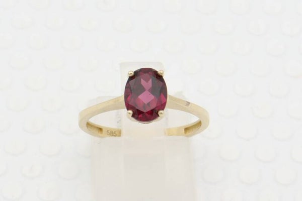 Gouden vintage ring met toermalijn. Maat: 17.1. Nr: 2021/261.
