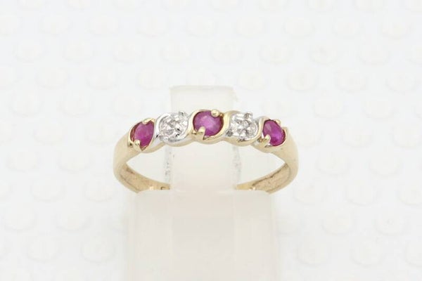 Vintage aanschuifring  met robijn en diamant.  2021/294.