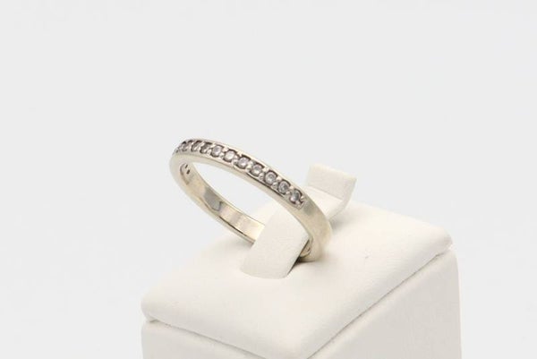 Wit gouden vintage ring met 15x diamanten(Ca: 0.21 ct). Maat: 17.4. Nr: 2020/115