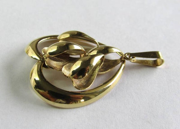 14 Karaat. Hanger in apart design. Nr: 19/A172.