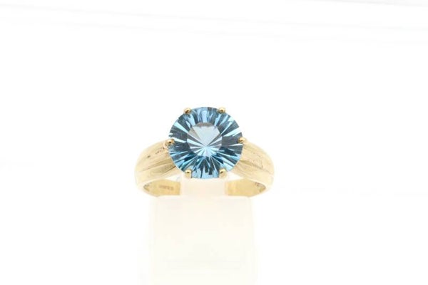 Vintage ring met topaas. Maat: 17.25. Nr: 2021/407.