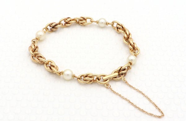 Gouden vintage armband met parel. 2021/463.