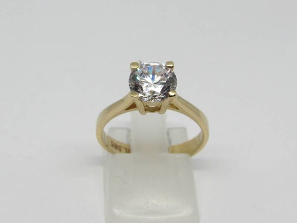 14 Karaat. Ring met briljant geslepen zirkonia. Maat; 17. Nr: 19/A241.