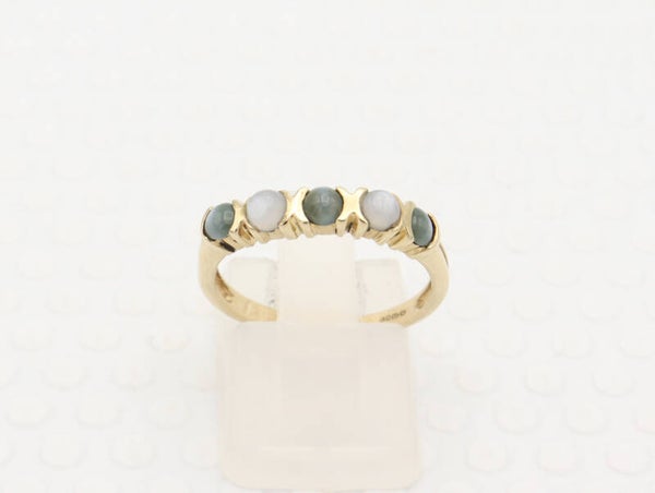 Vintage ring met maansteen. Maat: 17. 2021/470.
