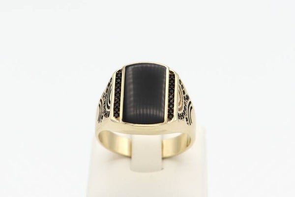 Gouden herenring met onyx. Maat: 20.1. 2020/313.