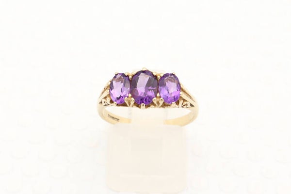 Vintage ring met amethist. Maat: 17.75.