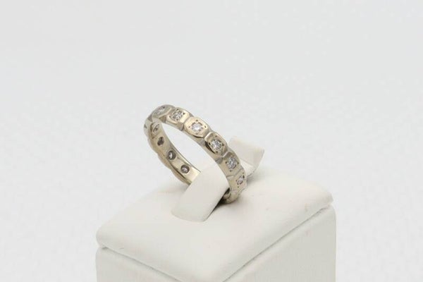 Gouden vintage ring met diamant. Maat: 15.3. 2020/382.