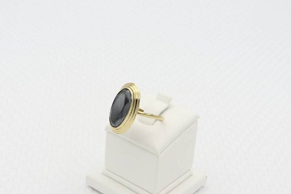 14 Karaat. Gouden antieke Art Deco ring met hematiet. Maat: 18.2. Nr: 2020/385