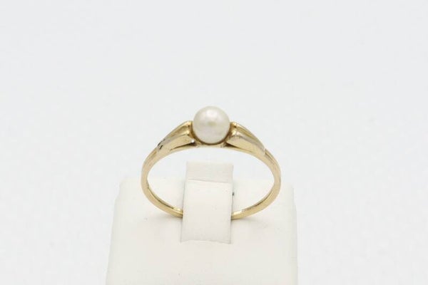 14 Karaat. Gouden vintage ring met parel. Maat: 17.8. Nr: 2020/390