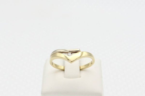 Vintage bi-color ring met diamant. 2020/475.