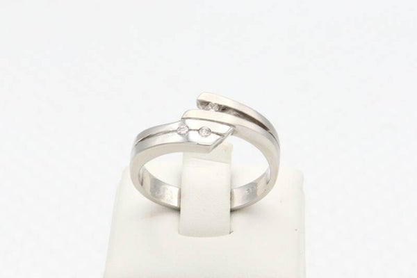 Wit gouden vintage ring met diamant. Maat: 17.5. 2020/489