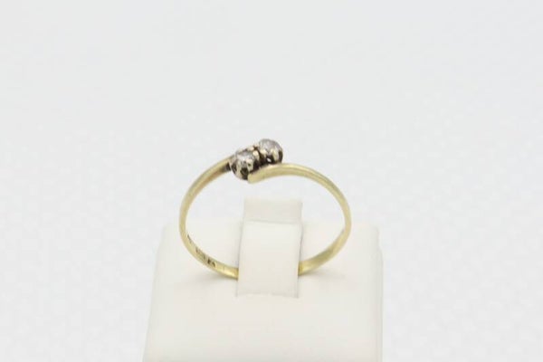 Vintage ring met zirkonia.  2020/508.
