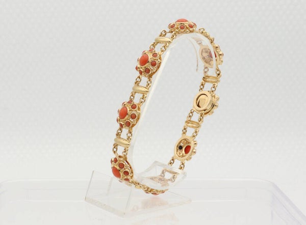 Antieke gouden armband met bloedkoraal. 2021/716.