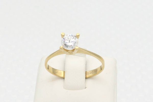 14Karaat. Gouden sollitairring met moissanite diamonds. Maat: 17.75. Nr: 2020/534