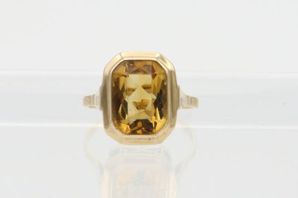 14 Karaat. Gouden antieke Art Deco ring met citrien. Maat: 18.75. Nr: 2020/591.