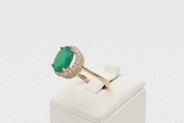 14 Karaat. Gouden vintage ring met smaragd en diamonds.Maat:17.25. Nr: 2020/633.