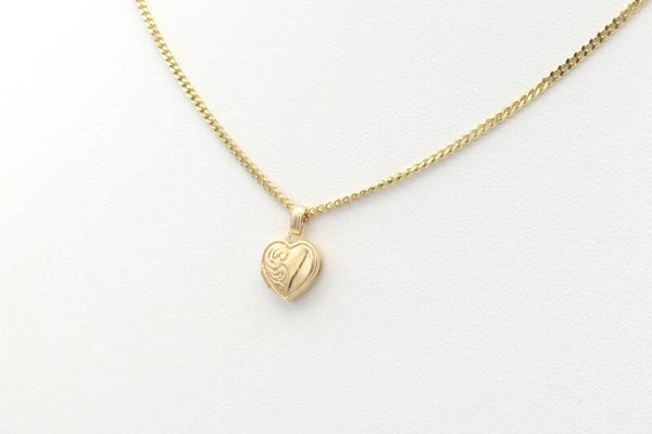 Gouden ketting met een fotohanger in de vorm van een hartje. 2020/669.