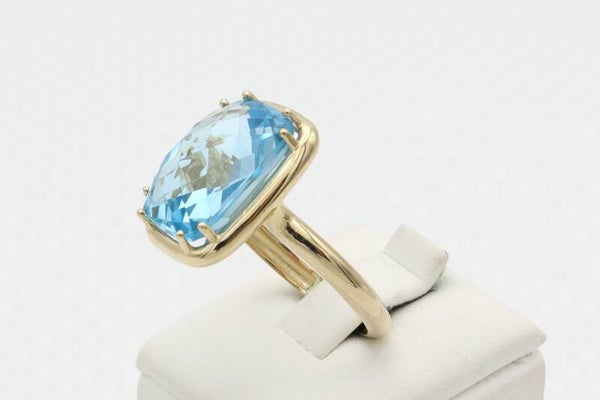 14 Karaat. Gouden vintage ring met topaas. Maat: 17.3. Nr: 2020/803.
