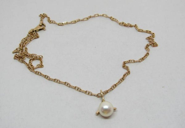 9 Karaat. Vintage ketting met prachtige parelhanger. Nr: 18/413.