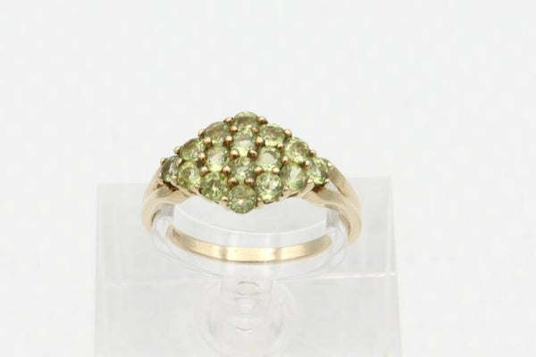 9 Karaat. Vintage ring met peridot. Maat: 17.9. Nr: 2020/928