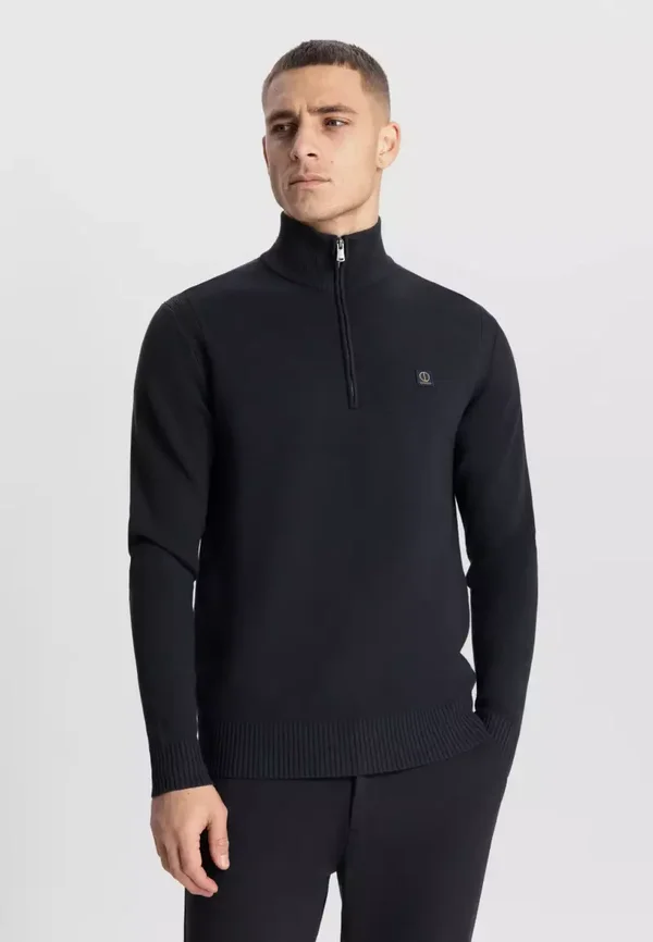 Dstrezzed Fell Skipper | 405602.994 | Moonless Night