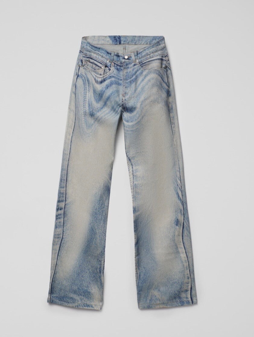 jeans in materiale denim riciclato