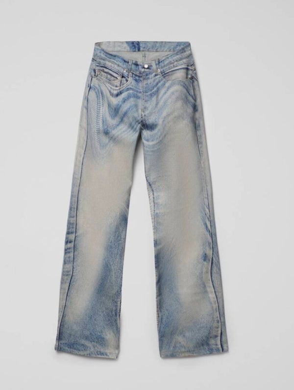 jeans in materiale denim riciclato