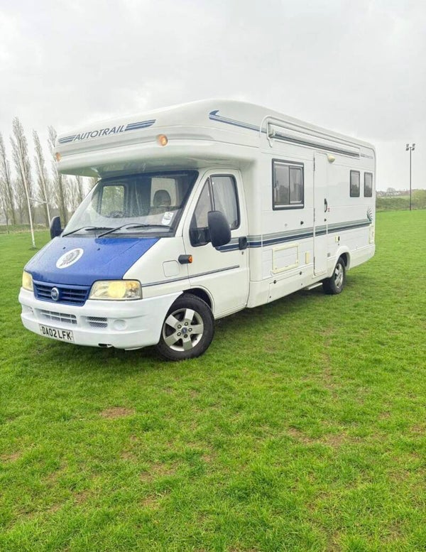 Autotrail DAKOTA is a 4-5berth motorhome New 12 Mot In Showroom Condition