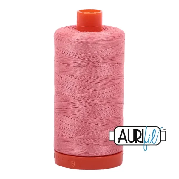 Aurifil kleur Peachy Pink 2435